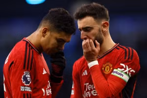 Man United có một loạt quyết định quan trọng.