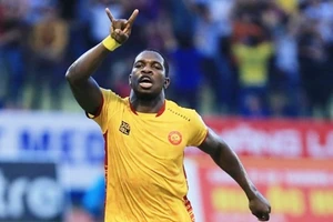 Rimario vắng mặt ở vòng 12 V-League vì thẻ phạt.