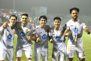 Trận Nam Định FC gặp Bình Dương trên sân Thiên Trường ở vòng 17 áp dụng công nghệ VAR.