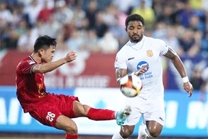 Rafaelson sáng cửa đoạt danh hiệu Vua phá lưới V-League 2024/24.