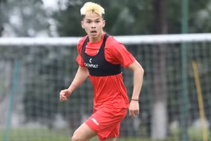 Cầu thủ Việt kiều Robert Hải đầu quân cho CLB PVF Công an Nhân Dân.