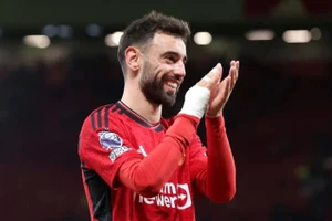 Bruno Fernandes muốn được MU tăng lương.