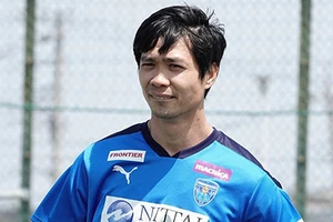 Công Phượng liên tục bị Yokohama FC "ngó lơ".