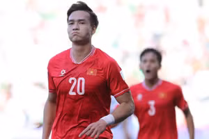 Tuyển Việt Nam mất Bùi Hoàng Việt Anh ở trận gặp Philippines.