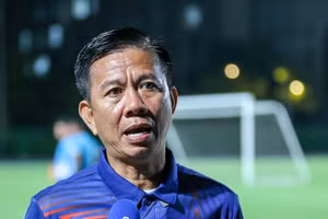 HLV Hoàng Anh Tuấn tiếp tục hợp đồng với VFF.