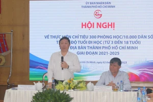 Ông Dương Anh Đức phát biểu tại hội nghị.