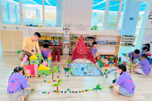 Giờ học của trẻ tại Trường mầm non Hoa Đào.