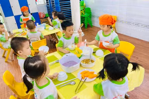 Trường mầm non Hướng Nắng Hồng luôn xây dựng kế hoạch chăm sóc, nuôi dưỡng trẻ một cách khoa học, hợp lý.