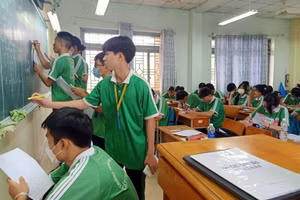 Giờ ôn tập của học sinh Trường THPT Tây Thạnh.