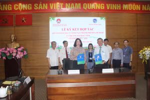 Sở GD&ĐT TPHCM và Trường Đại học Vinh ký kết hợp tác.