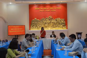 Đồng chí Nguyễn Thị Là, phát biểu chỉ đạo hội nghị.