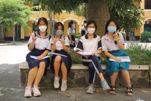 Học sinh tham gia kỳ thi tuyển sinh lớp 10 năm học 2022-2023.