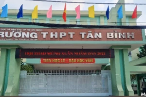 Trường THPT Tân Bình, quận Tân Phú ra thông báo khẳng định nhà trường không gửi bất kỳ tin nhắn nào trong thời điểm này. Ảnh: Website Trường. 