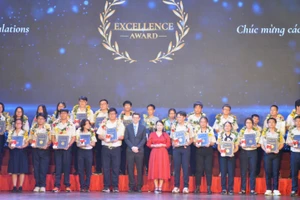 Học sinh đạt danh hiệu Excellence Award-đạt mức điểm xuất sắc cho cả 3 môn Toán, Tiếng Anh và Khoa học.