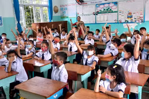 Học sinh lớp 1 Trường tiểu học Lê Văn Việt trong ngày tựu trường năm học 2022-2023.