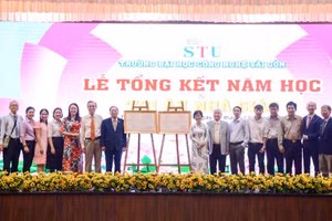 Trường Đại học Công nghệ Sài Gòn tổ chức Lễ tổng kết năm học 2022-2023.