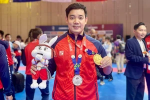 Thầy Lê Đức Duy giành Huy chương vàng tại SEA Games 32.