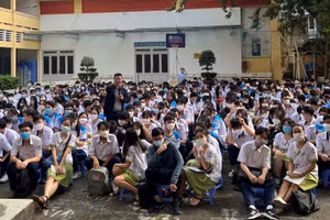 Học sinh Trường THPT Nguyễn Thị Diệu (quận 3, TPHCM) tham gia hoạt động ngoại khóa tại trường.