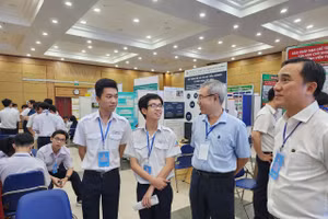 Vòng chung kết cấp thành phố Cuộc thi nghiên cứu khoa học kỹ thuật dành cho học sinh trung học năm học 2022-2023 được tổ chức tại Trường THPT chuyên Lê Hồng Phong.