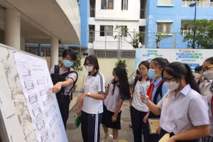 Thí sinh xem sơ đồ phòng thi.