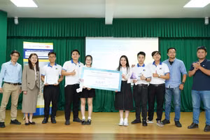 Đội Euphoria đến từ DUT giành giải nhất.