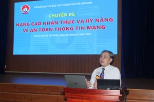 Ông Lê Duy Tân phát biểu tại chuyên đề.