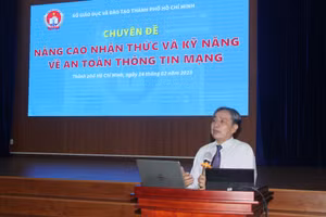 Ông Lê Duy Tân phát biểu tại chuyên đề.