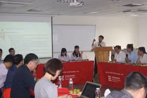 Các đại biểu chia sẻ ý kiến tại buổi tọa đàm.