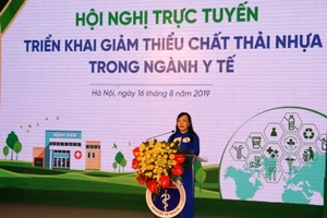 Bộ trưởng Bộ Y tế Nguyễn Thị Kim Tiến phát biểu chỉ đạo hội nghị trực tuyến. Ảnh: Bình Thanh.