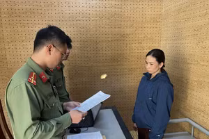 Đối tượng Quàng Thị Chỉnh bị bắt về tội lừa đảo gần 6 tỷ chạy việc.