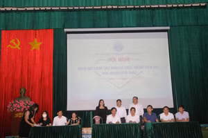 Ngành GD&ĐT Sơn La tổ chức ký cam kết, giao ước thi đua giữa Ban Giám đốc Sở, Văn phòng sở, Công đoàn ngành GD&ĐT tỉnh với các trường học.