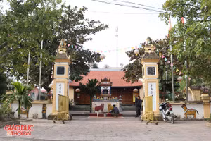 Đền Làng Hiếu tại phường Nghi Hải, thị xã Cửa Lò.