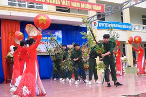 Trường THPT Phan Thúc Trực (huyện Yên Thành, Nghệ An) bồi đắp kiến thức, tình yêu lịch sử cho học sinh qua dạy học và hoạt động lồng ghép.