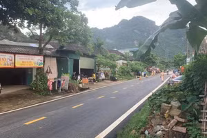 Lực lượng chức năng có mặt tại hiện trường vụ việc. Ảnh: CTV