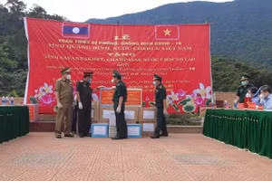 Quảng Bình: Tiếp tục hỗ trợ thiết bị phòng, chống dịch cho nước bạn Lào