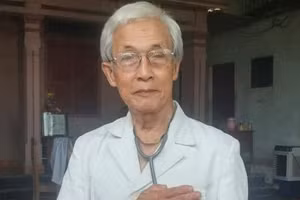 Bác sĩ Nguyễn Văn Trang viết đơn tình nguyện lên tuyến đầu chống dịch Covid-19.