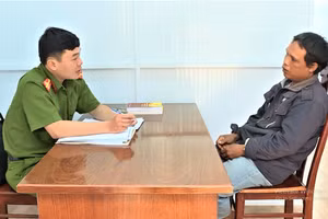 Đối tượng Y Kiêm Êban tại Cơ quan điều tra Công an huyện Cư Kuin, Đắk Lắk.