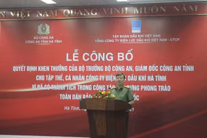 Công bố quyết định khen thưởng của Bộ trưởng Bộ Công an cho tập thể, cá nhân Công ty Điện lực Dầu khí Hà Tĩnh