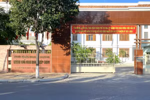 Trú sở UBND TP Phan Rang - Tháp Chàm, đơn vị đã ban hành các văn bản trái quy định, trên cơ sở tham mưu của Phòng GD&ĐT TP