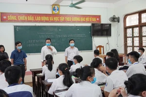 Lãnh đạo ngành giáo dục kiểm tra, quán triệt công tác phòng chống dịch tại trường học