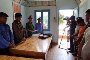 Cơ quan CSĐT công bố Quyết định khởi tố bị can trong vụ phá rừng nghiêm trọng tại Đắk Lắk