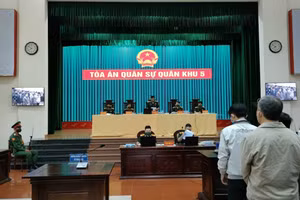 Phiên tòa xét xử các bị cáo. Ảnh: V.X 