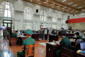 Quang cảnh phiên xét xử diễn ra tại Tòa án Quân sự Quân khu 5. Ảnh: T.T 