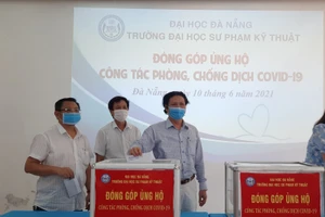 Trường Đại học Sư phạm Kỹ thuật (ĐH Đà Nẵng) tổ chức quyên góp ủng hộ công tác phòng, chống dịch Covid-19.