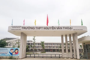 Trường THPT Nguyễn Văn Thoại (quận Cẩm Lệ, TP Đà Nẵng). 