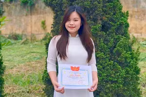 Nữ sinh khuyết tật nghị lực vượt khó vươn lên.