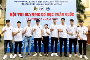 Đội tuyển Trường Đại học Kỹ thuật Công nghiệp (ĐH Thái Nguyên) tham dự Olympic Cơ học toàn quốc năm 2022.