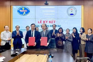 Trường Đại học Y Dược ký kết hợp tác với Bệnh viện Bệnh Nhiệt đới Trung ương.