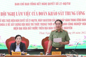 Xây dựng đội ngũ trí thức trong thời kỳ đẩy mạnh công nghiệp hóa hiện đại hóa đất nước.