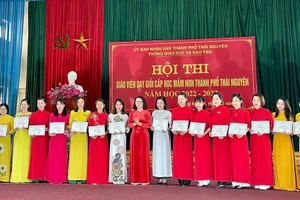 Thái Nguyên trao giải Hội thi giáo viên dạy giỏi cấp mầm non năm học 2022 - 2023.